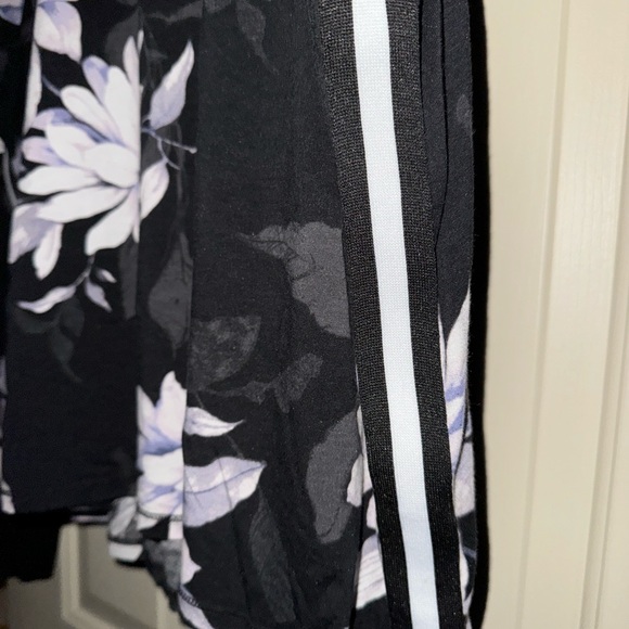 Calvin Klein  flowered, soft, light weight hoodie L - Picture 3 of 5